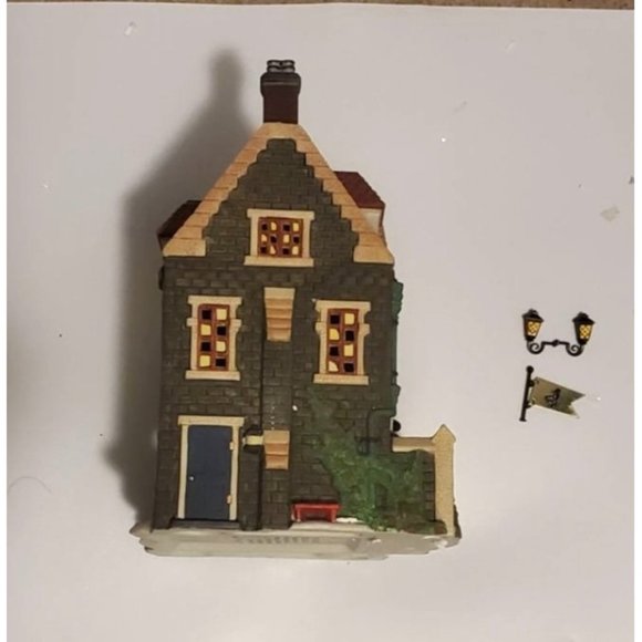 Dept. 56 Heritage Village Collection - Dickens' Village Series - Dedlock Arms & - Picture 6 of 9